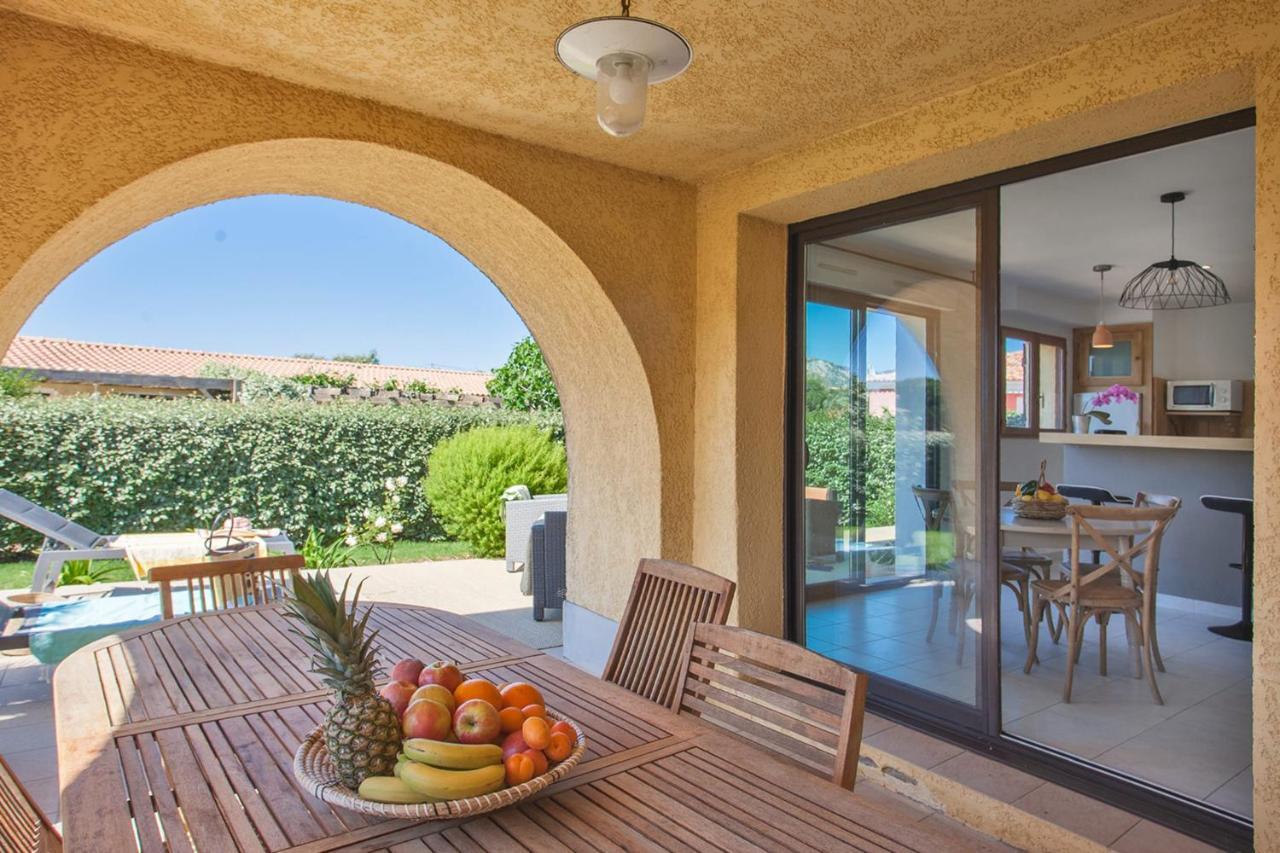 location de vacances Olivier jardin privatif et piscine chauffée partagée Calvi  Exterior foto