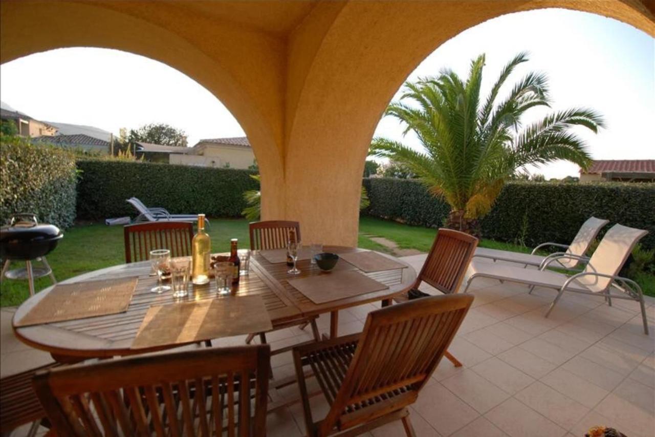 location de vacances Olivier jardin privatif et piscine chauffée partagée Calvi  Exterior foto
